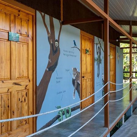 Karandi Hostel ウビタ エクステリア 写真