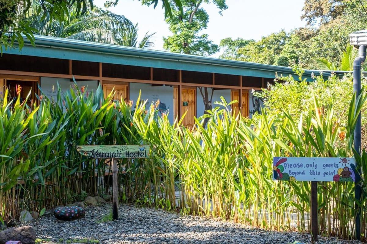 Karandi Hostel ウビタ エクステリア 写真