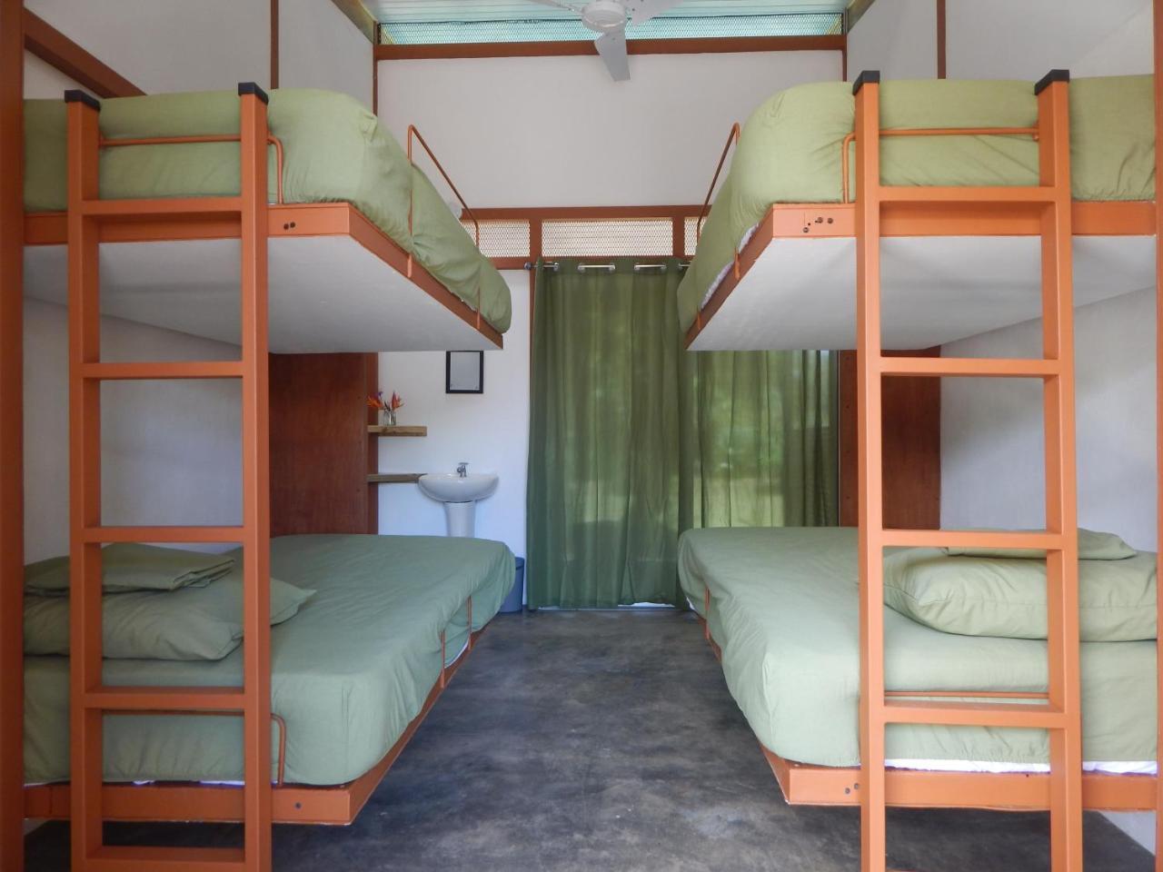Karandi Hostel ウビタ エクステリア 写真